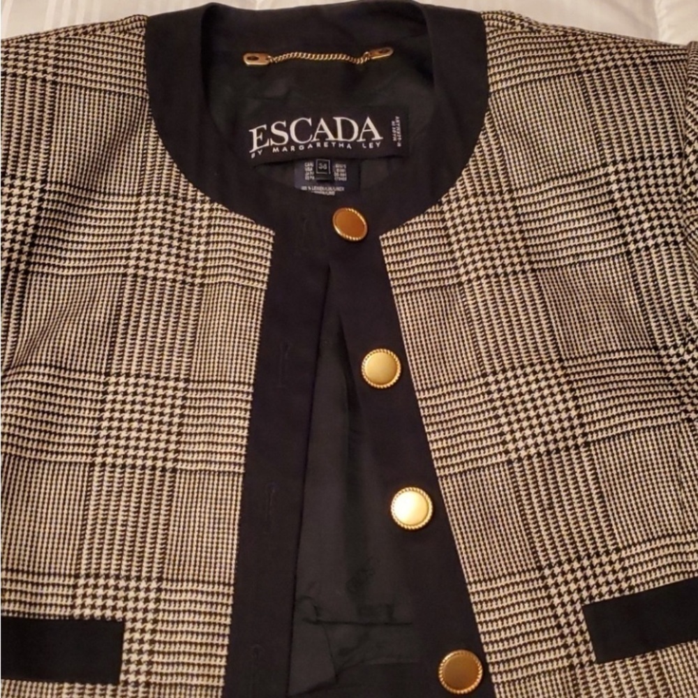 Vintage escada jacket . Like new.…‌‌‌